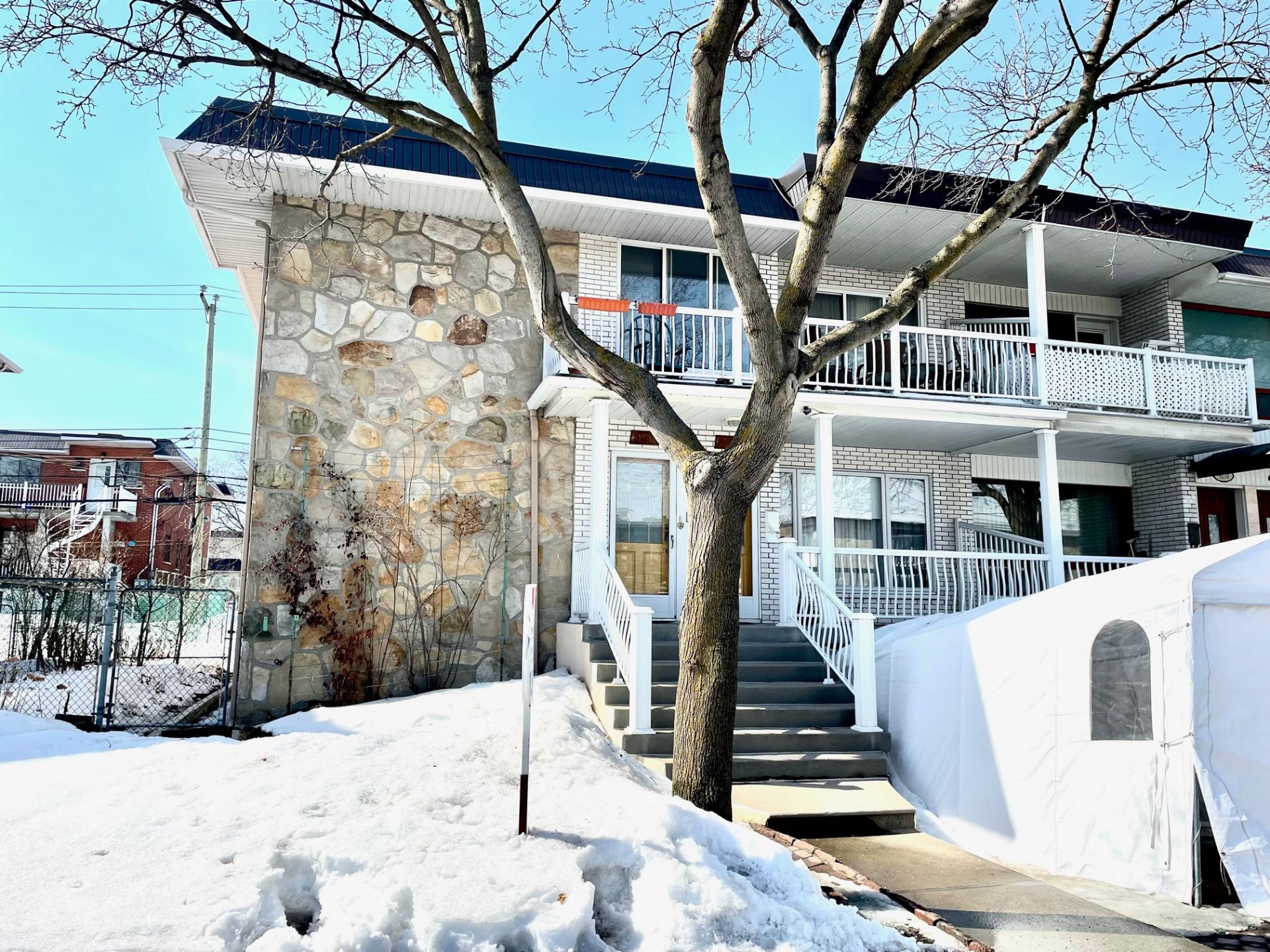 Maison, duplex, triplex à vendre SaintLéonard, Rosemont Mario Conte Courtier Immobilier Maison, duplex, triplex à vendre SaintLéonard, Rosemont Mario Conte Courtier Immobilier
